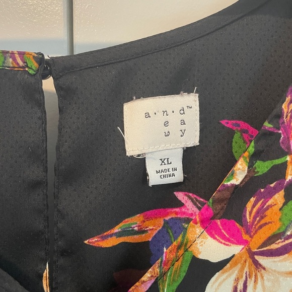 a new day Black Floral Tank Top runs small like a L - Picture 2 of 8